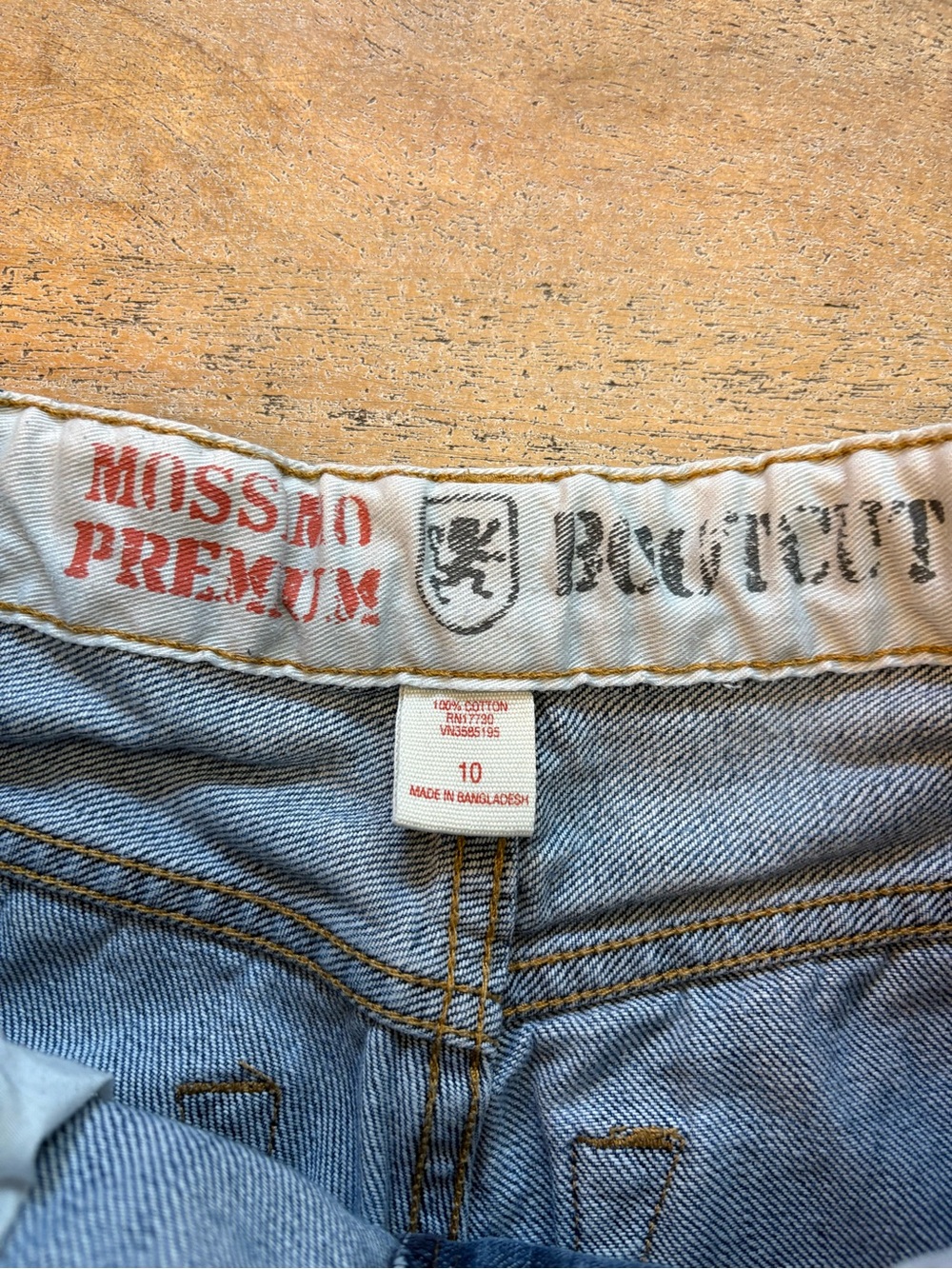 Vintage Y2K Mossimo Distressed Bootcut Jeans Girls 10 Whiskered - Picture 4 of 7